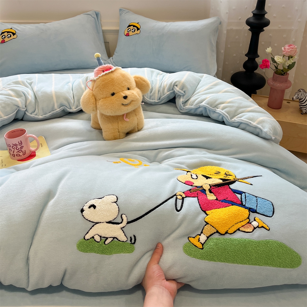 91家纺网 家纺一手货源 找家纺 （总）优迈 2025新品牛奶绒毛巾绣冬被 被子被芯