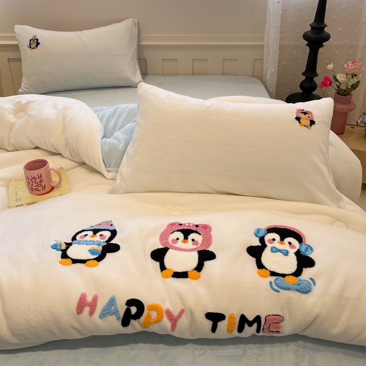 91家纺网 家纺一手货源 找家纺 优迈 2025新品牛奶绒毛巾绣冬被 被子被芯 冬被-企鹅伙伴