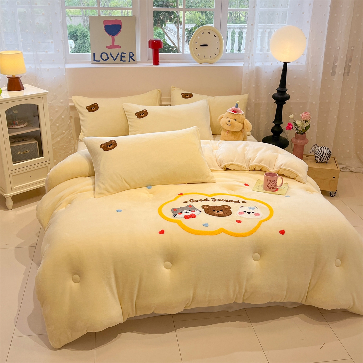 91家纺网 家纺一手货源 找家纺 优迈 2025新品牛奶绒毛巾绣冬被 被子被芯 冬被-萌宠奶油