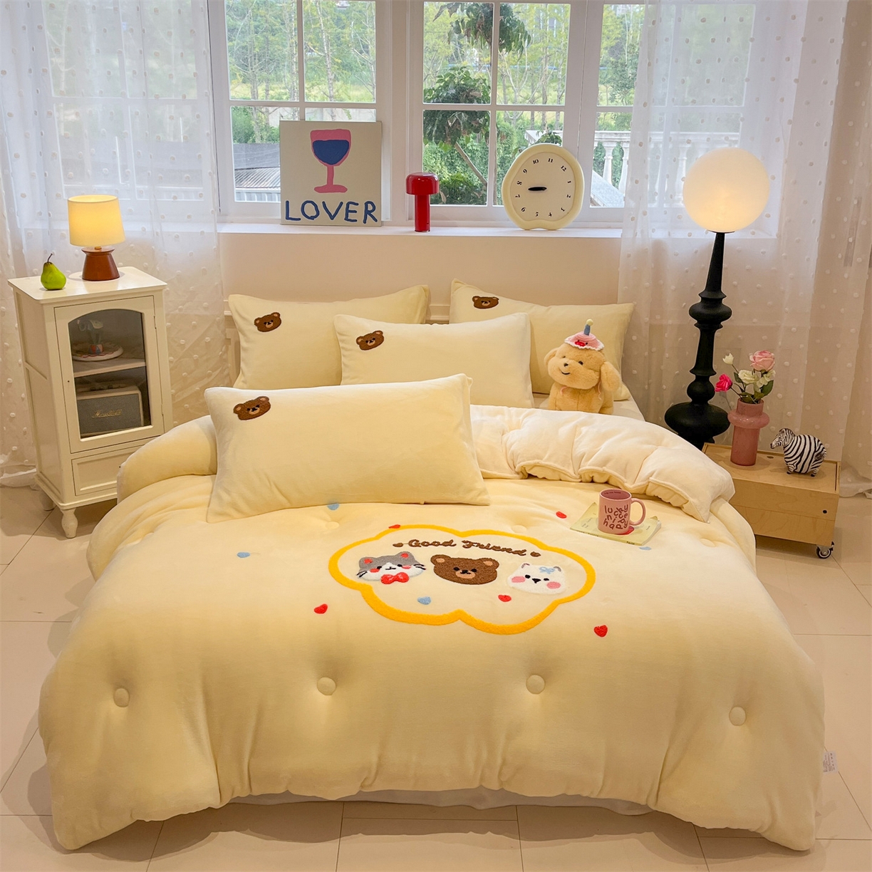 91家纺网 家纺一手货源 找家纺 优迈 2025新品牛奶绒毛巾绣冬被 被子被芯 冬被-萌宠奶油