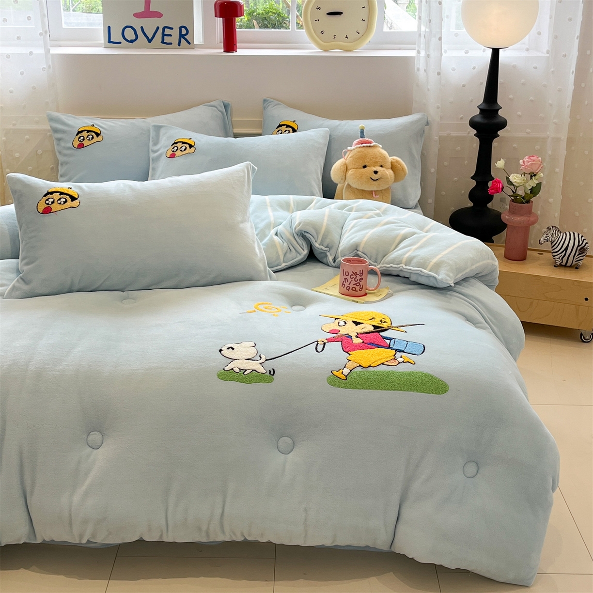 91家纺网 家纺一手货源 找家纺 优迈 2025新品牛奶绒毛巾绣冬被 被子被芯 冬被-春日漫游