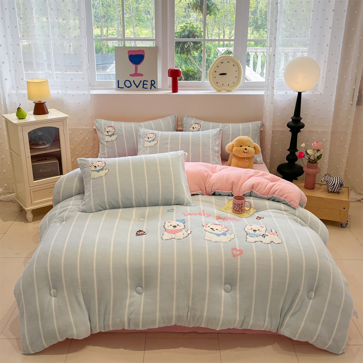 91家纺网 家纺一手货源 找家纺 优迈 2025新品牛奶绒毛巾绣冬被 被子被芯 冬被-萌汪乐园