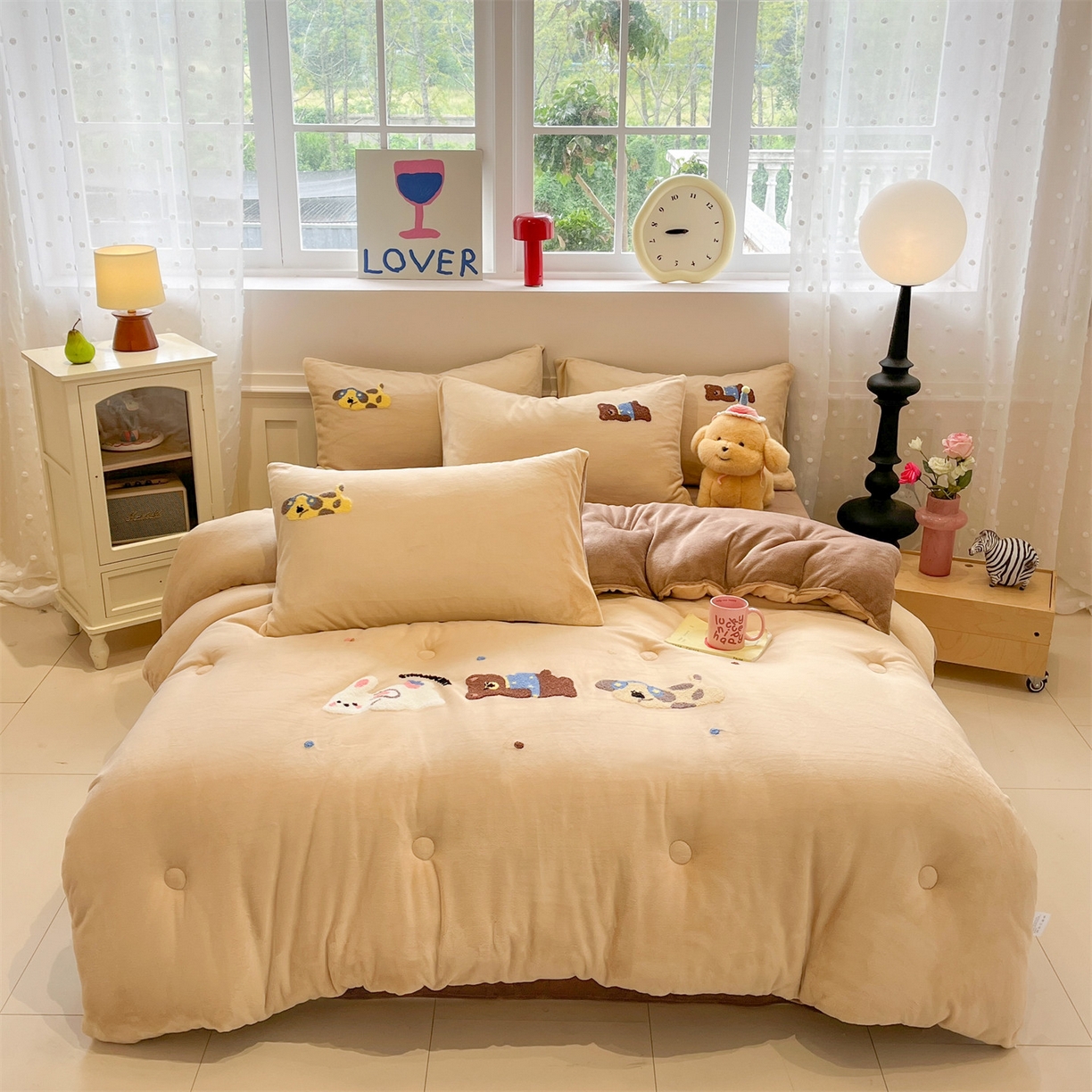 91家纺网 家纺一手货源 找家纺 优迈 2025新品牛奶绒毛巾绣冬被 被子被芯 冬被-森林派对