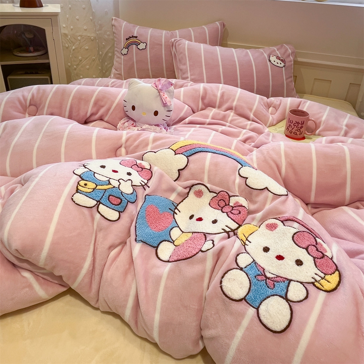 91家纺网 家纺一手货源 找家纺 优迈 2025新品牛奶绒毛巾绣冬被 被子被芯 冬被-彩虹梦乡