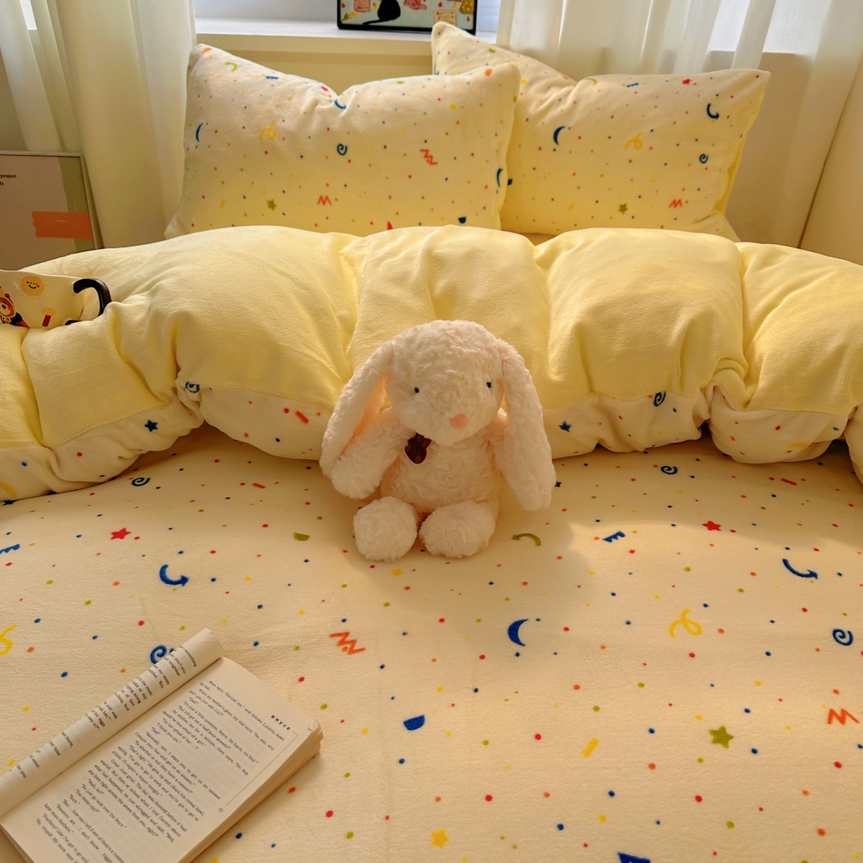 91家纺网 家纺一手货源 找家纺 繁花家居 2025新款小清新180克跑量款牛奶绒三件套四件套 浪漫星河