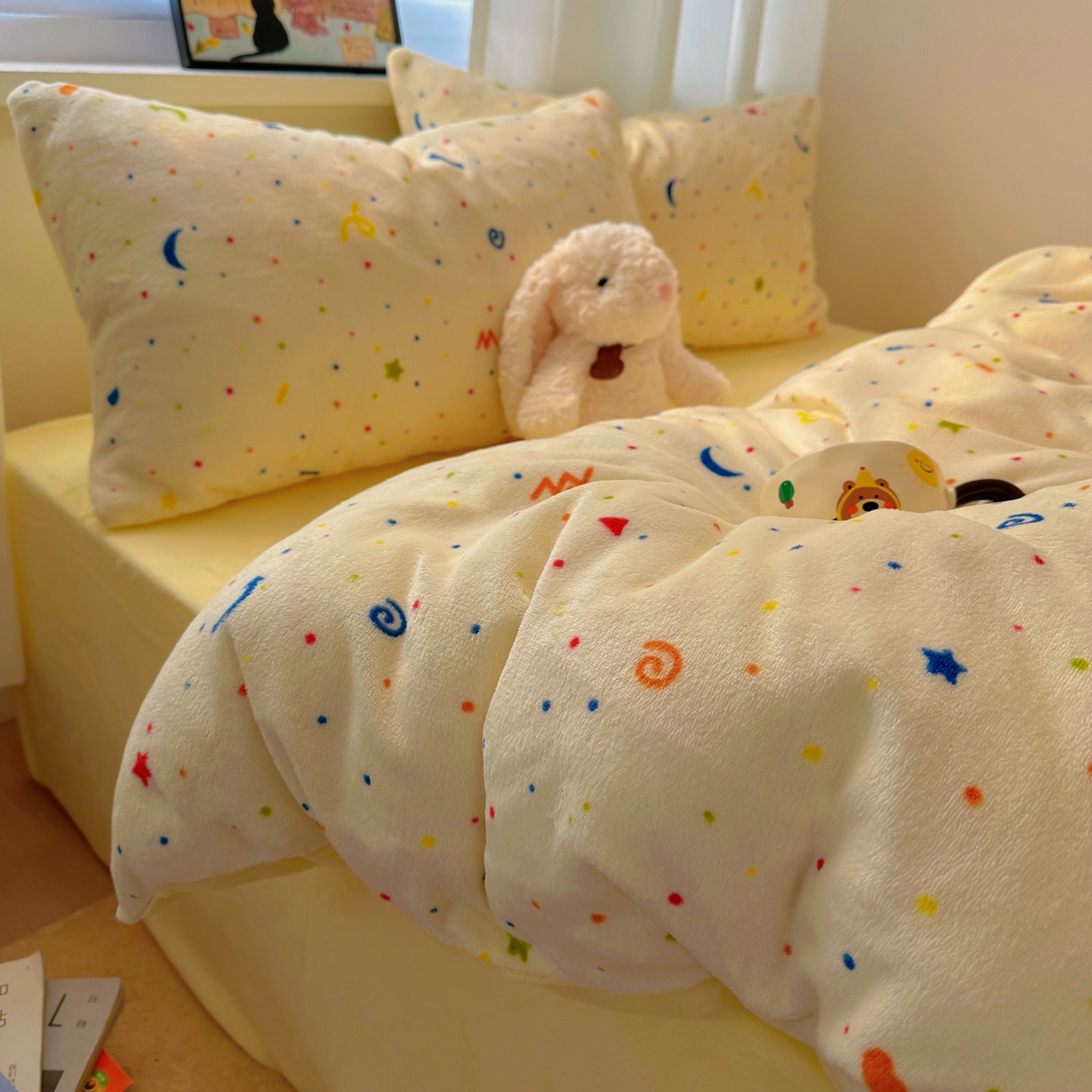 91家纺网 家纺一手货源 找家纺 繁花家居 2025新款小清新180克跑量款牛奶绒三件套四件套 浪漫星河