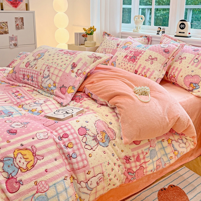 91家纺网 家纺一手货源 找家纺 韩巢家纺 2025新款高克重雪花绒牛奶绒四件套 天使女孩