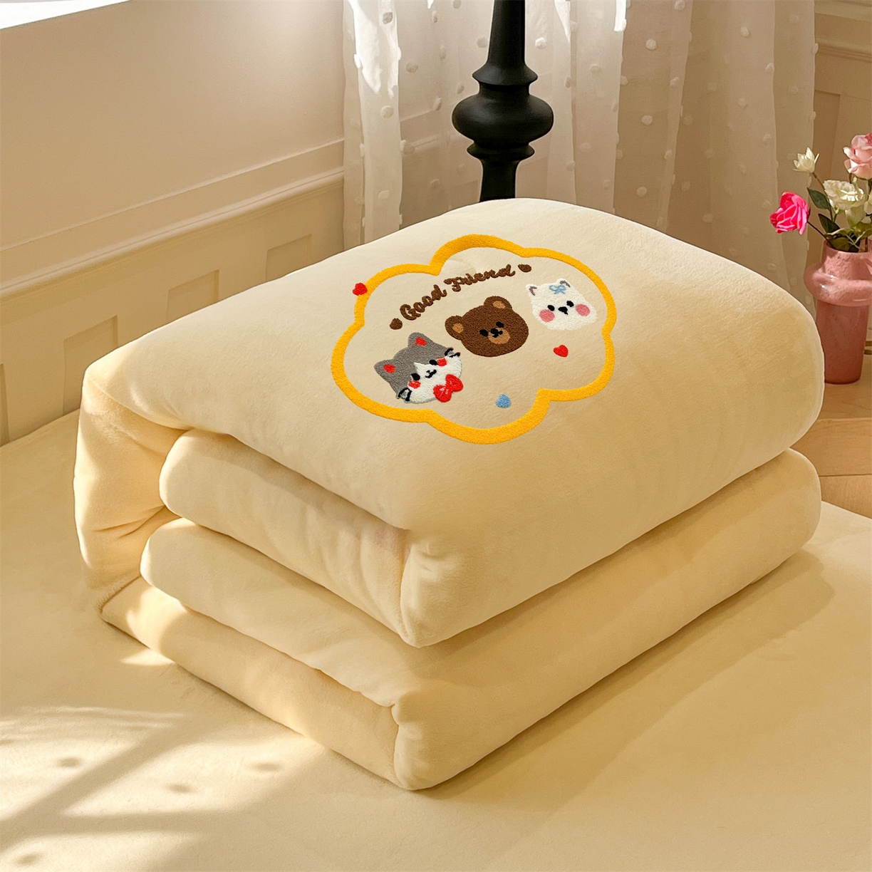 91家纺网 家纺一手货源 找家纺 优迈 2025新品牛奶绒毛巾绣冬被 被子被芯 冬被-萌宠奶油