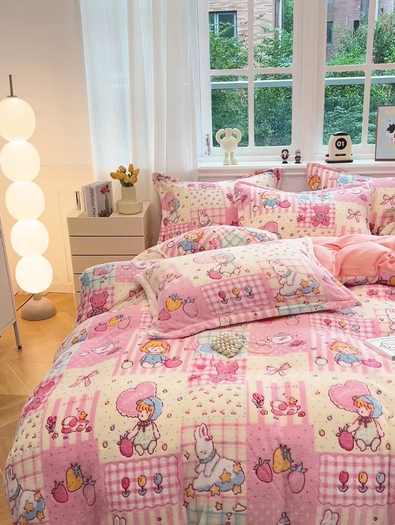 91家纺网 家纺一手货源 找家纺 韩巢家纺 2025新款高克重雪花绒牛奶绒四件套 天使女孩