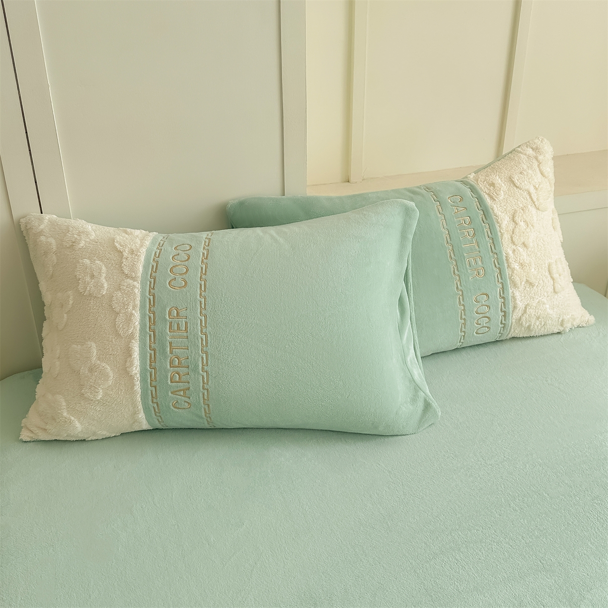 91家纺网 家纺一手货源 找家纺 灰鲸 2025新款牛奶绒拼接刺绣四件套-安娜 安娜-抹茶绿