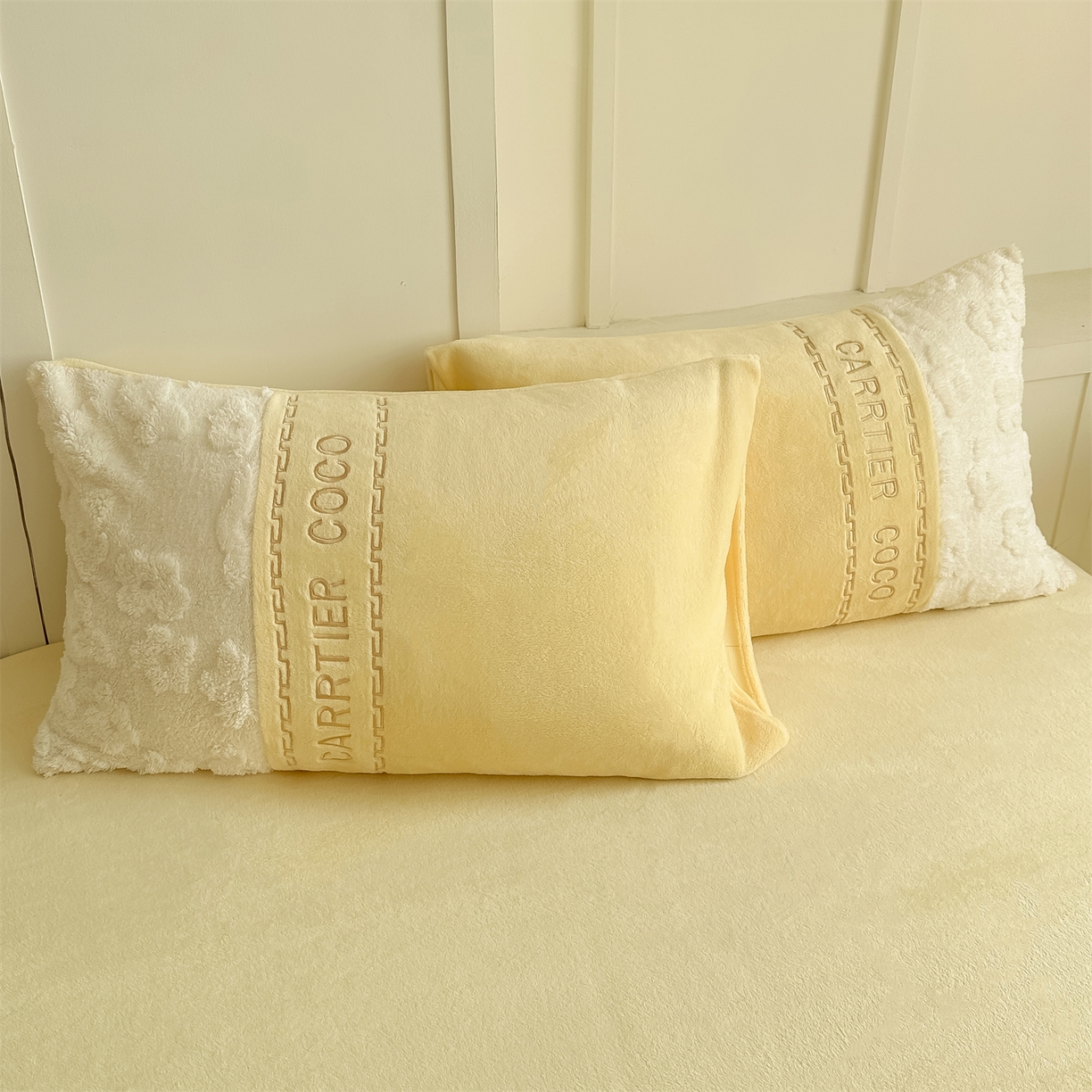 91家纺网 家纺一手货源 找家纺 灰鲸 2025新款牛奶绒拼接刺绣四件套-安娜 安娜-奶黄