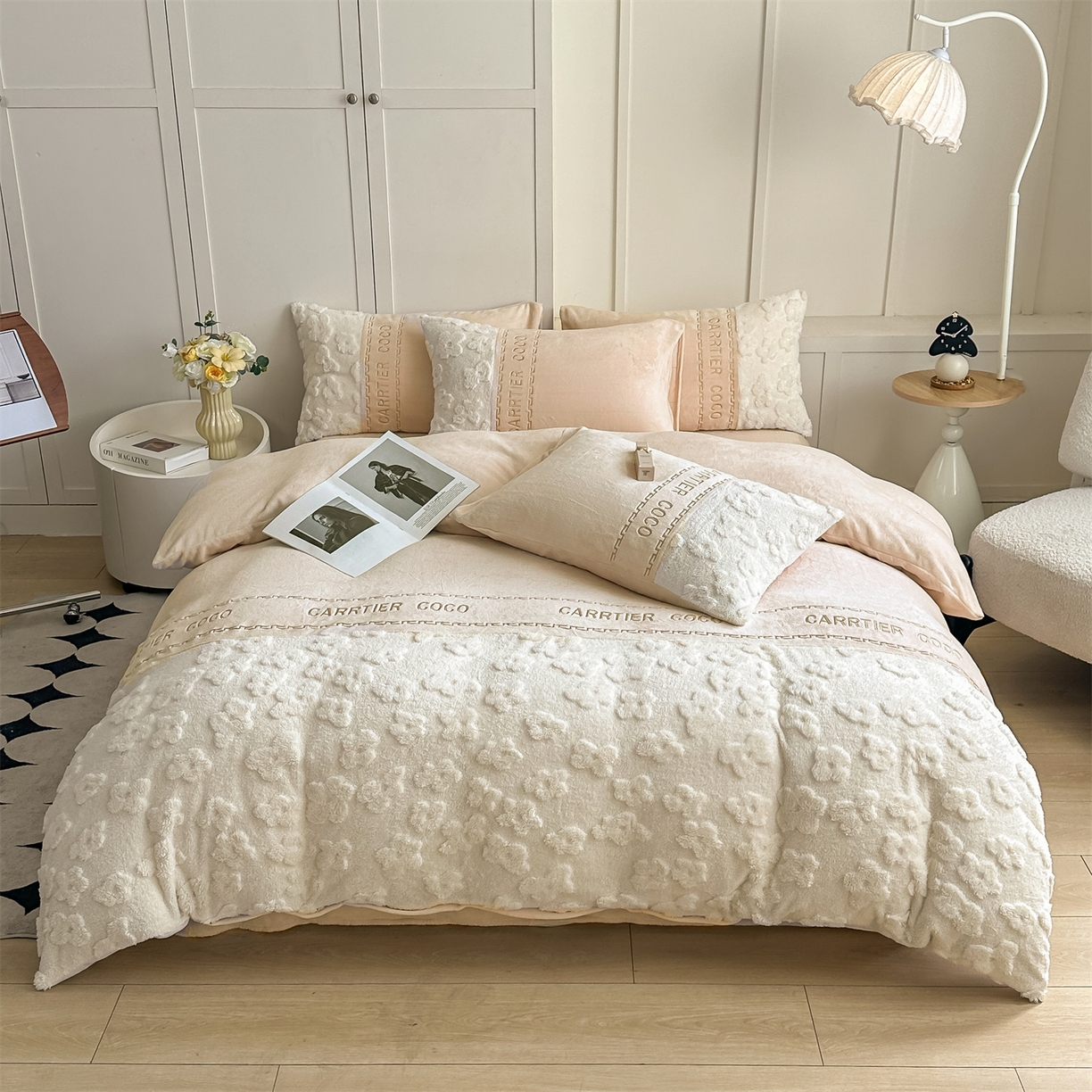 91家纺网 家纺一手货源 找家纺 灰鲸 2025新款牛奶绒拼接刺绣四件套-安娜 安娜-奶茶