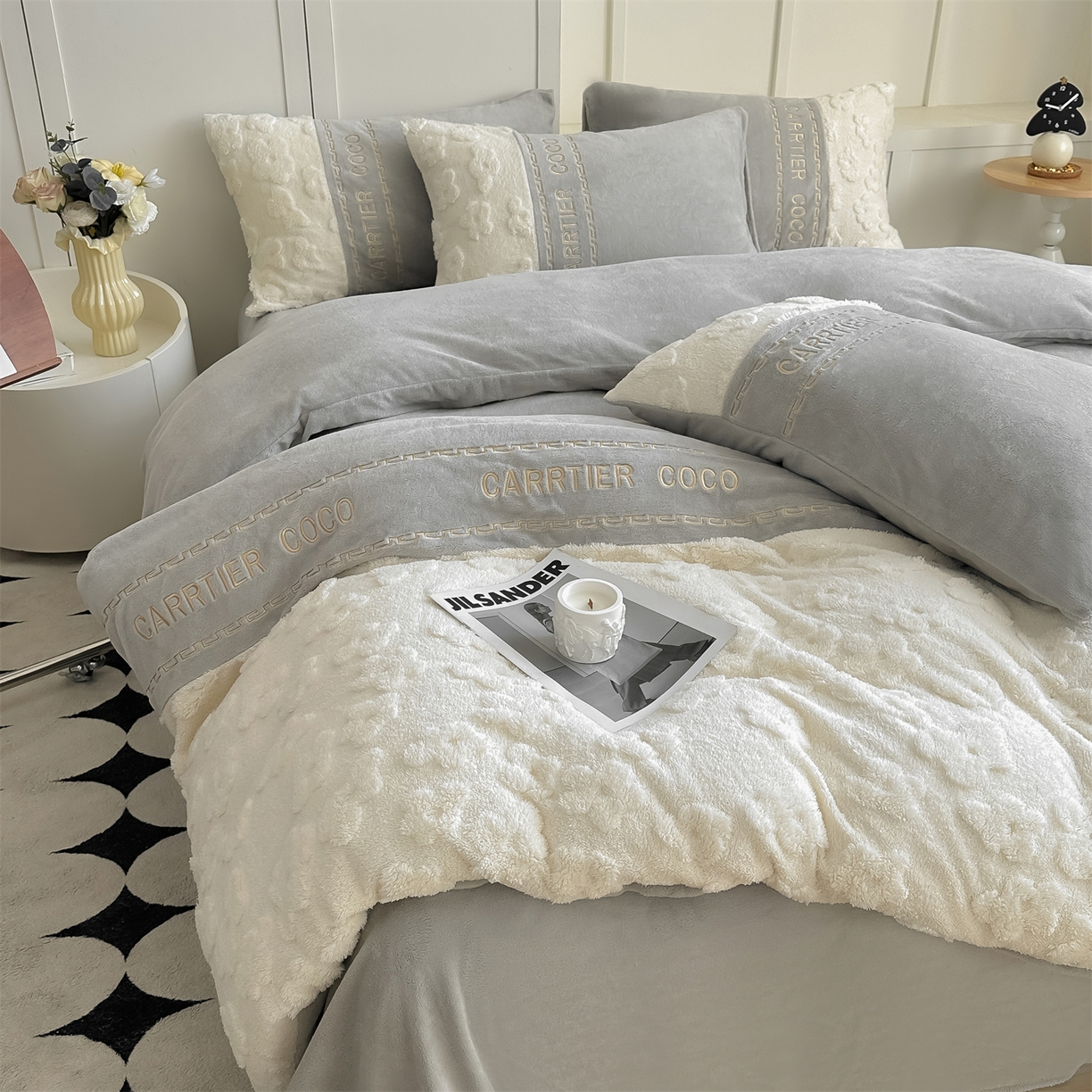 91家纺网 家纺一手货源 找家纺 灰鲸 2025新款牛奶绒拼接刺绣四件套-安娜 安娜-纳多灰