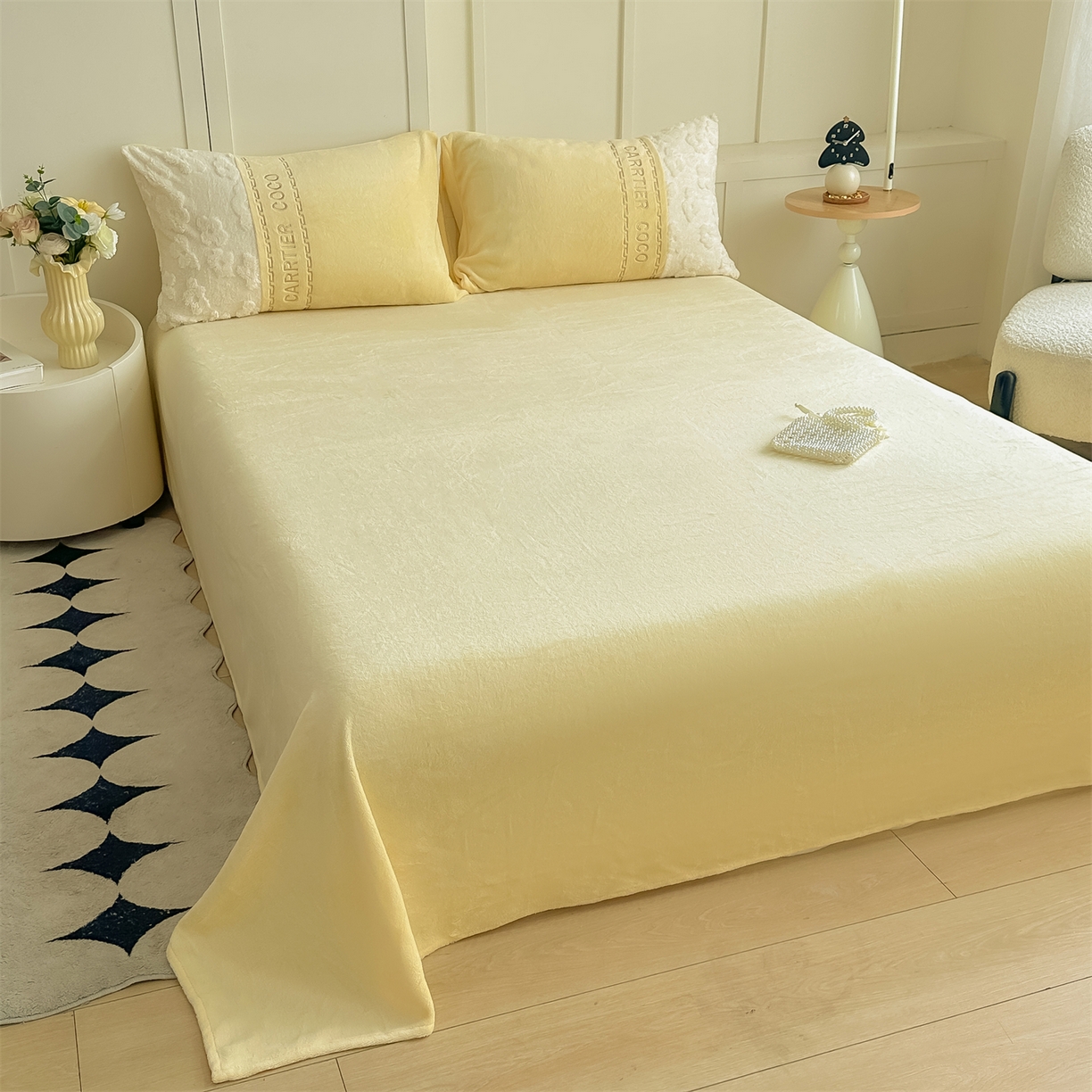 91家纺网 家纺一手货源 找家纺 灰鲸 2025新款牛奶绒拼接刺绣四件套-安娜 安娜-奶黄