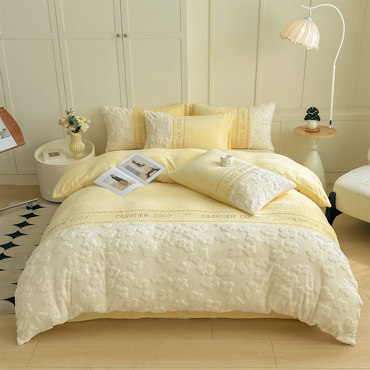 91家纺网 家纺一手货源 找家纺 灰鲸 2025新款牛奶绒拼接刺绣四件套-安娜 安娜-奶黄