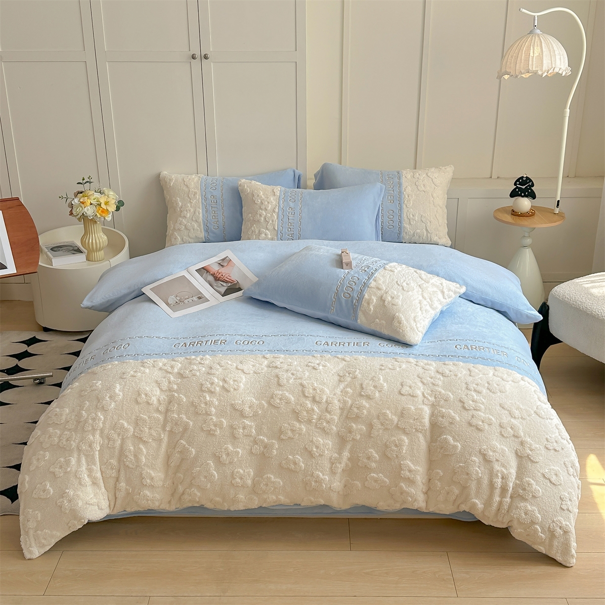 91家纺网 家纺一手货源 找家纺 灰鲸 2025新款牛奶绒拼接刺绣四件套-安娜 安娜-繁星蓝