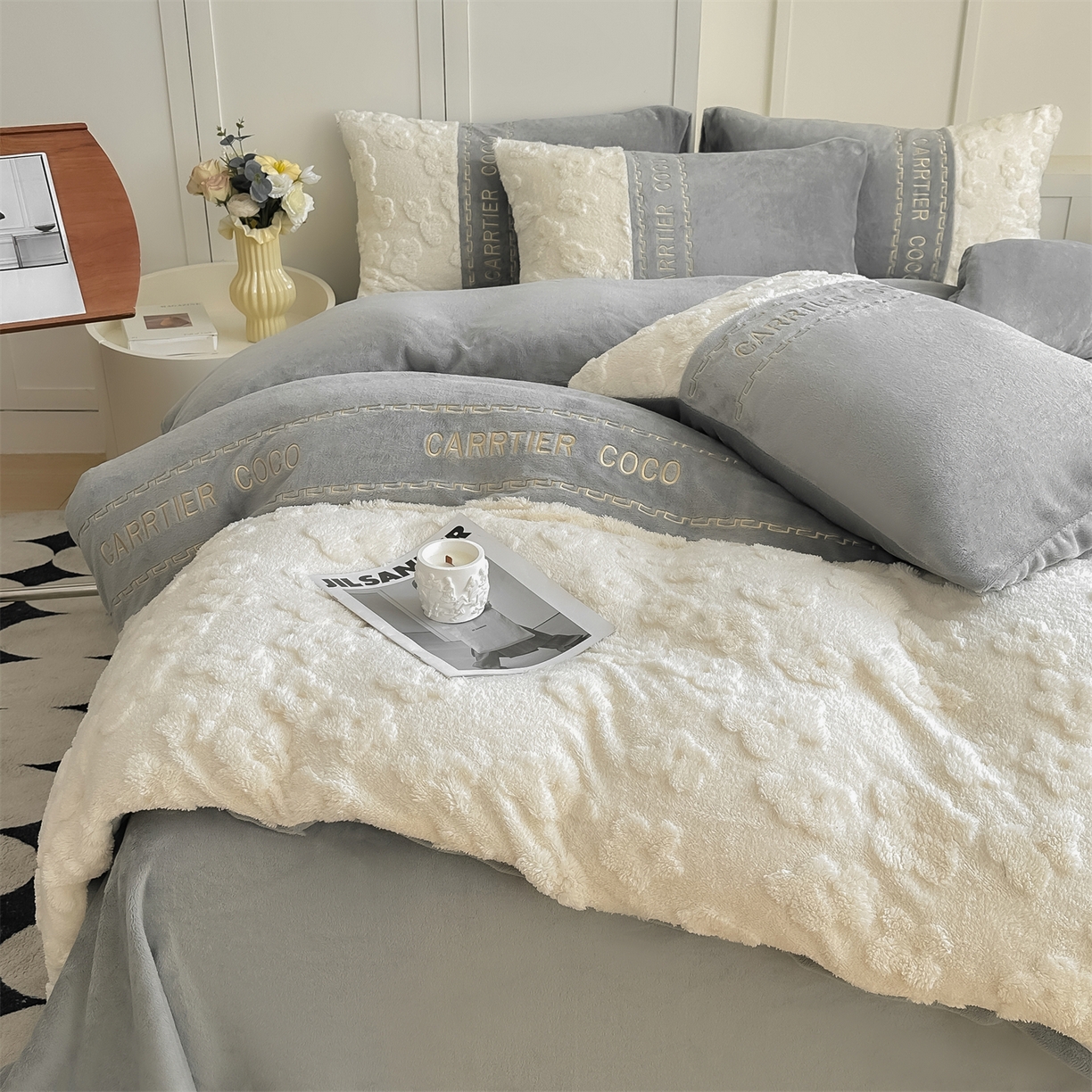 91家纺网 家纺一手货源 找家纺 灰鲸 2025新款牛奶绒拼接刺绣四件套-安娜 安娜-绅士灰