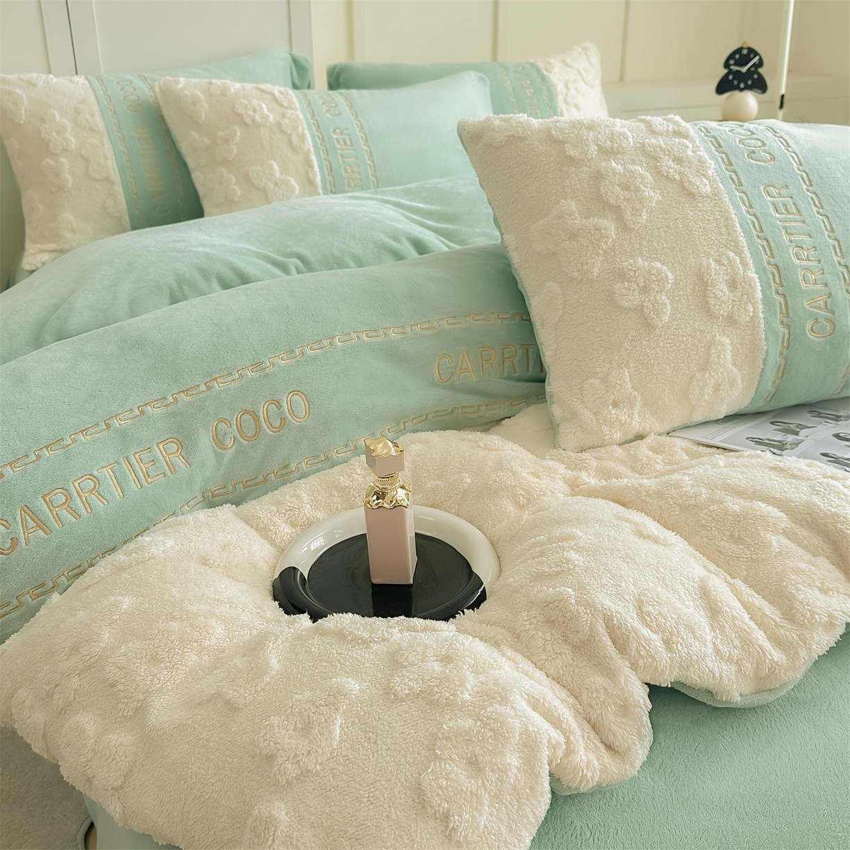 灰鲸 2025新款牛奶绒拼接刺绣四件套-安娜 安娜-抹茶绿