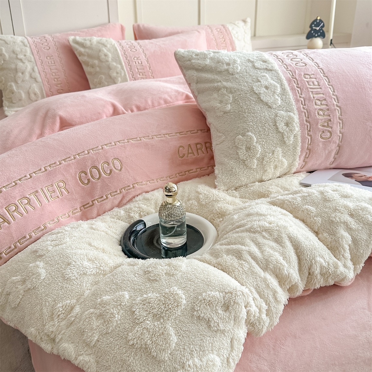 灰鲸 2025新款牛奶绒拼接刺绣四件套-安娜 安娜-可可粉