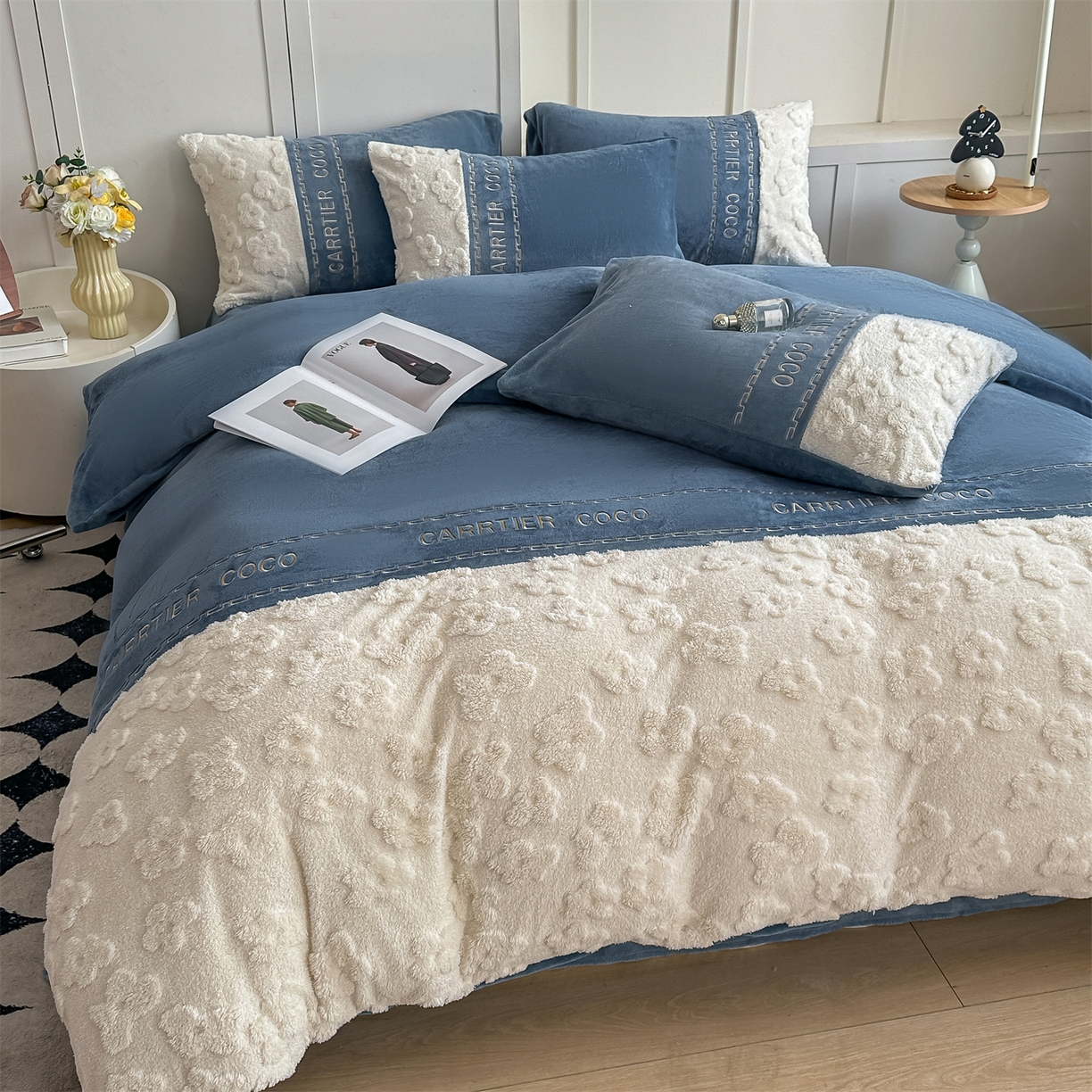 91家纺网 家纺一手货源 找家纺 灰鲸 2025新款牛奶绒拼接刺绣四件套-安娜 安娜-宾利蓝