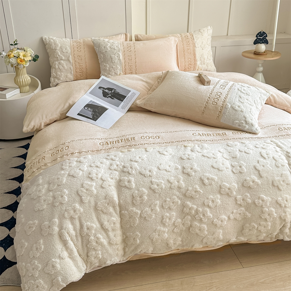 91家纺网 家纺一手货源 找家纺 灰鲸 2025新款牛奶绒拼接刺绣四件套-安娜 安娜-奶茶