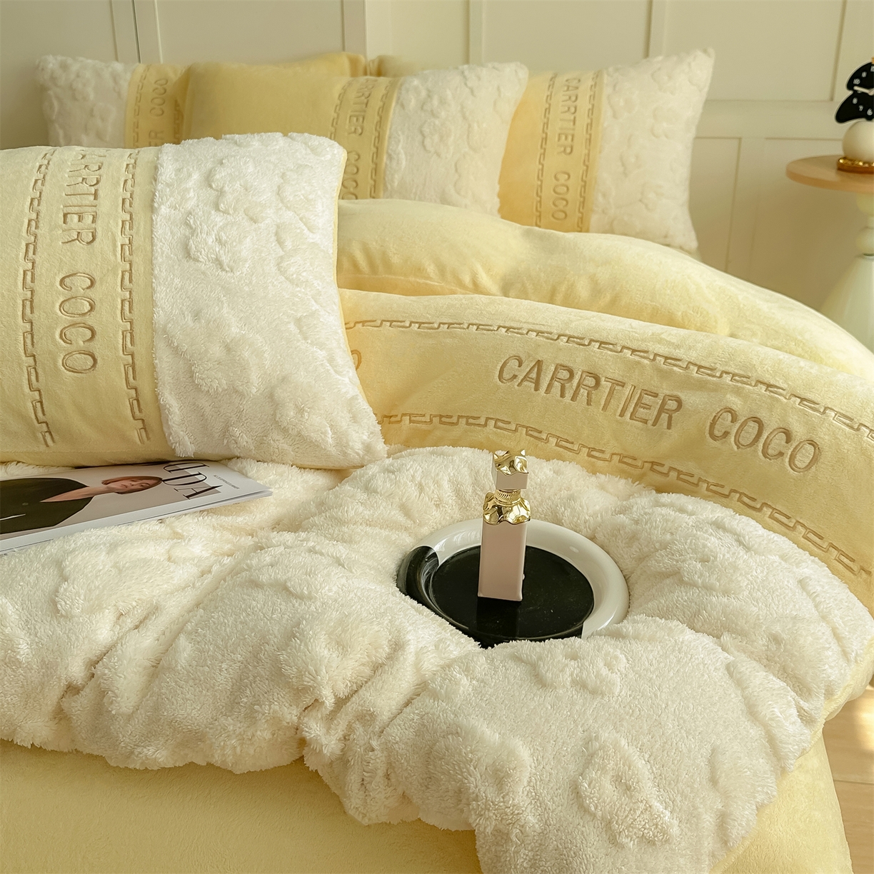 91家纺网 家纺一手货源 找家纺 灰鲸 2025新款牛奶绒拼接刺绣四件套-安娜 安娜-奶黄