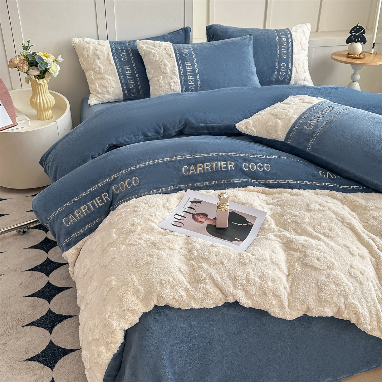 91家纺网 家纺一手货源 找家纺 灰鲸 2025新款牛奶绒拼接刺绣四件套-安娜 安娜-宾利蓝