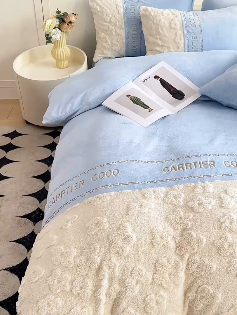 91家纺网 家纺一手货源 找家纺 灰鲸 2025新款牛奶绒拼接刺绣四件套-安娜 安娜-繁星蓝