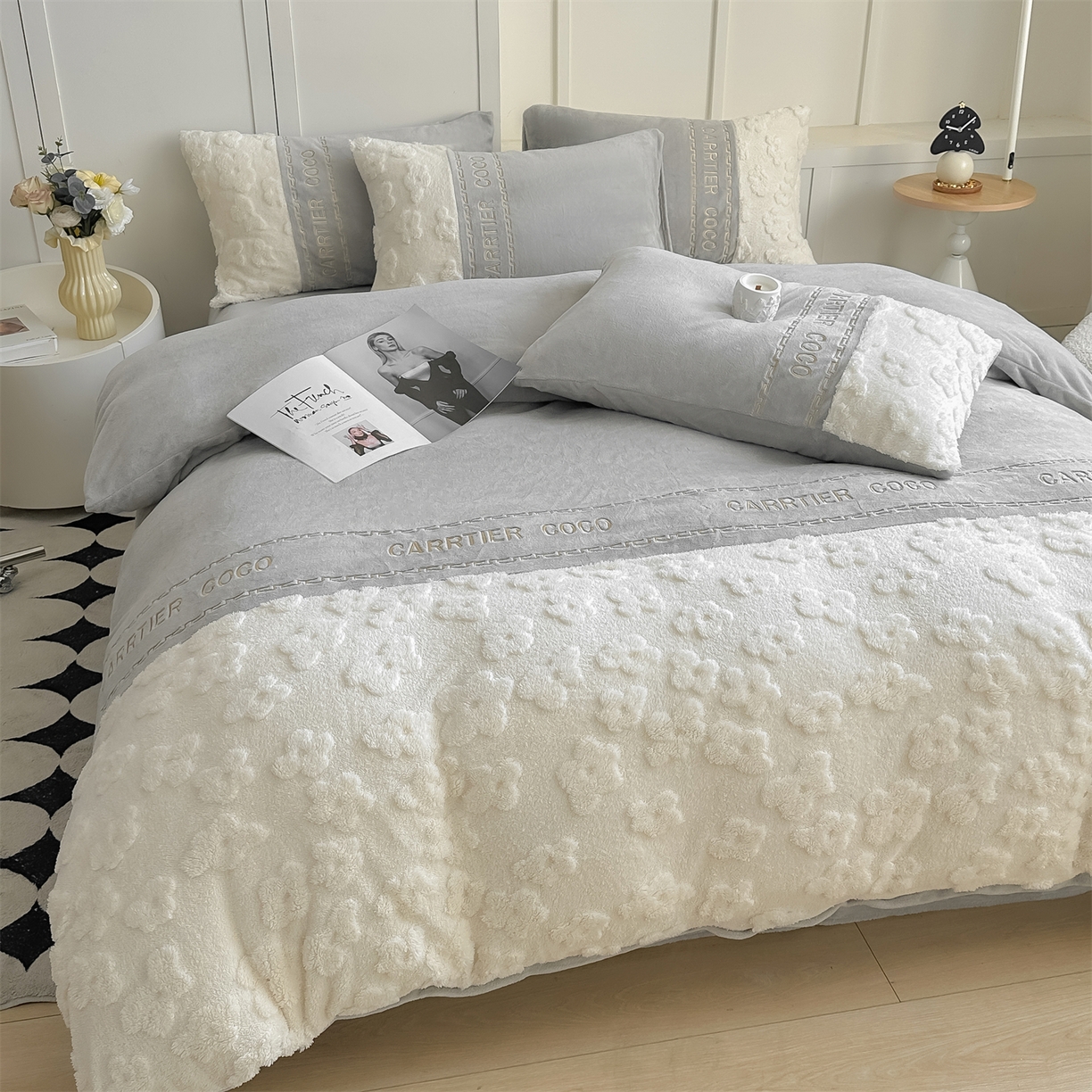 91家纺网 家纺一手货源 找家纺 灰鲸 2025新款牛奶绒拼接刺绣四件套-安娜 安娜-纳多灰