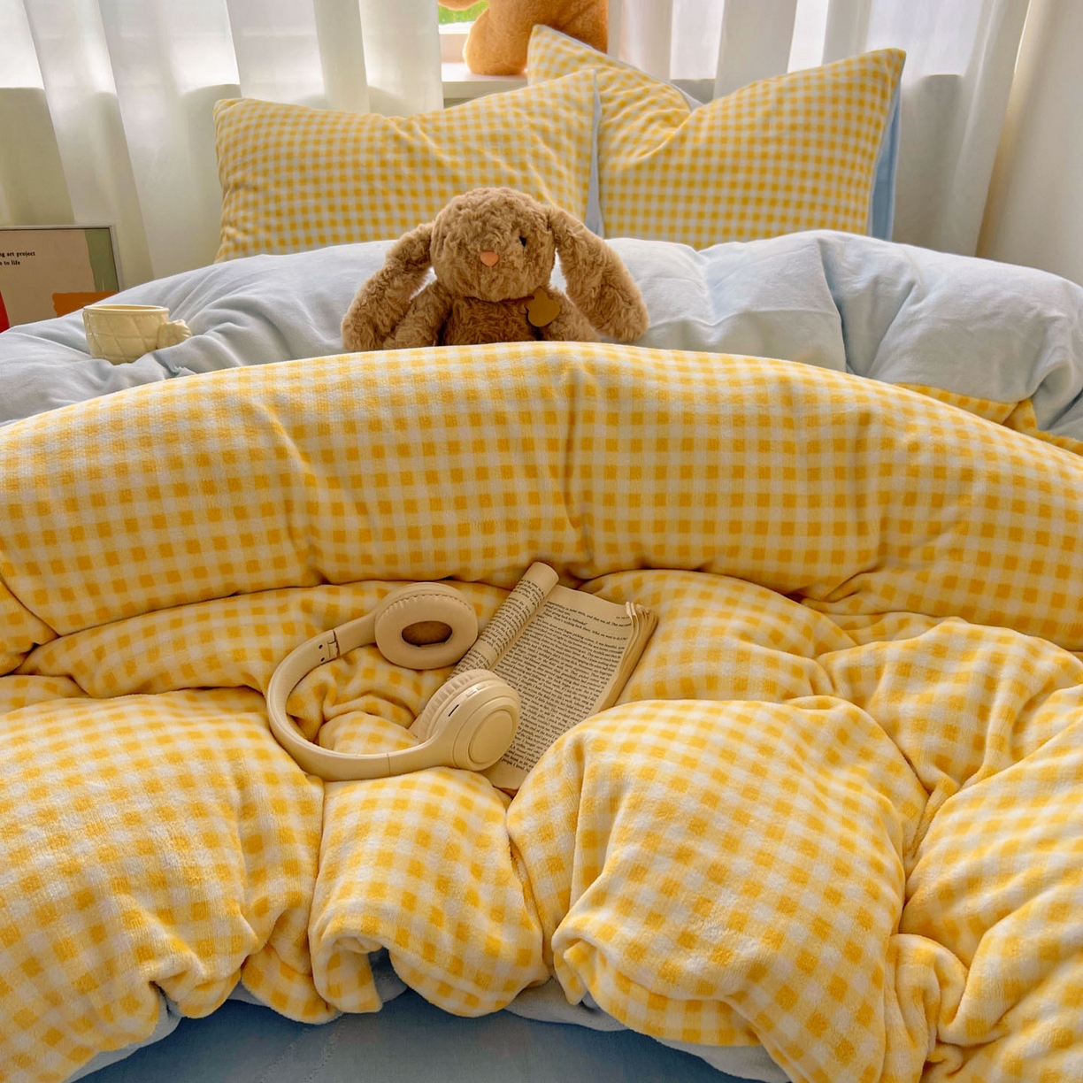 91家纺网 家纺一手货源 找家纺 繁花家居 2025新款小清新180克跑量款牛奶绒三件套四件套 浅蓝黄格