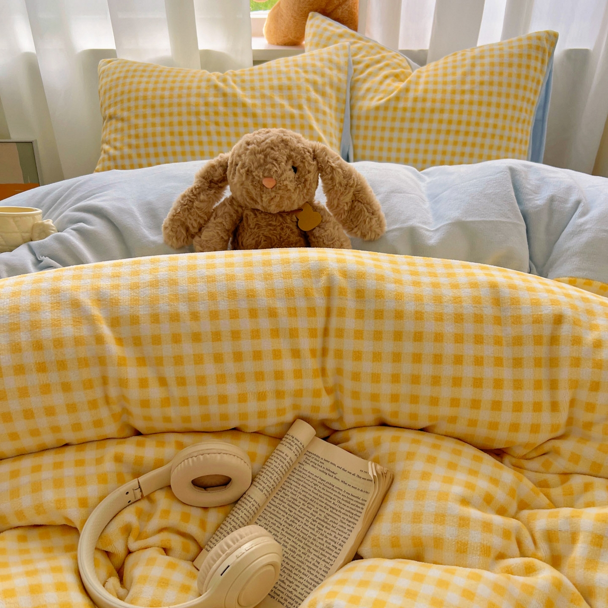 91家纺网 家纺一手货源 找家纺 繁花家居 2025新款小清新180克跑量款牛奶绒三件套四件套 浅蓝黄格