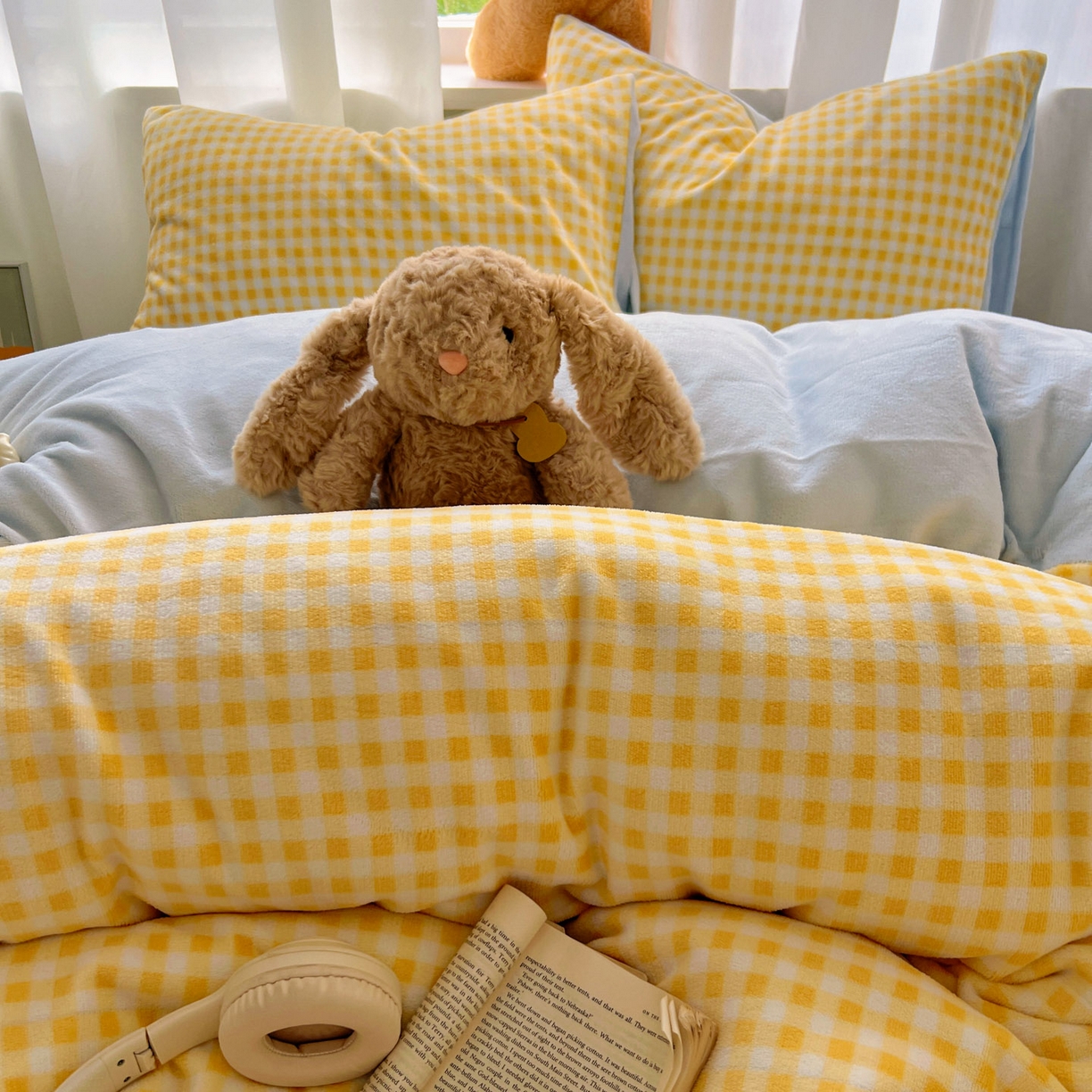 91家纺网 家纺一手货源 找家纺 繁花家居 2025新款小清新180克跑量款牛奶绒三件套四件套 浅蓝黄格