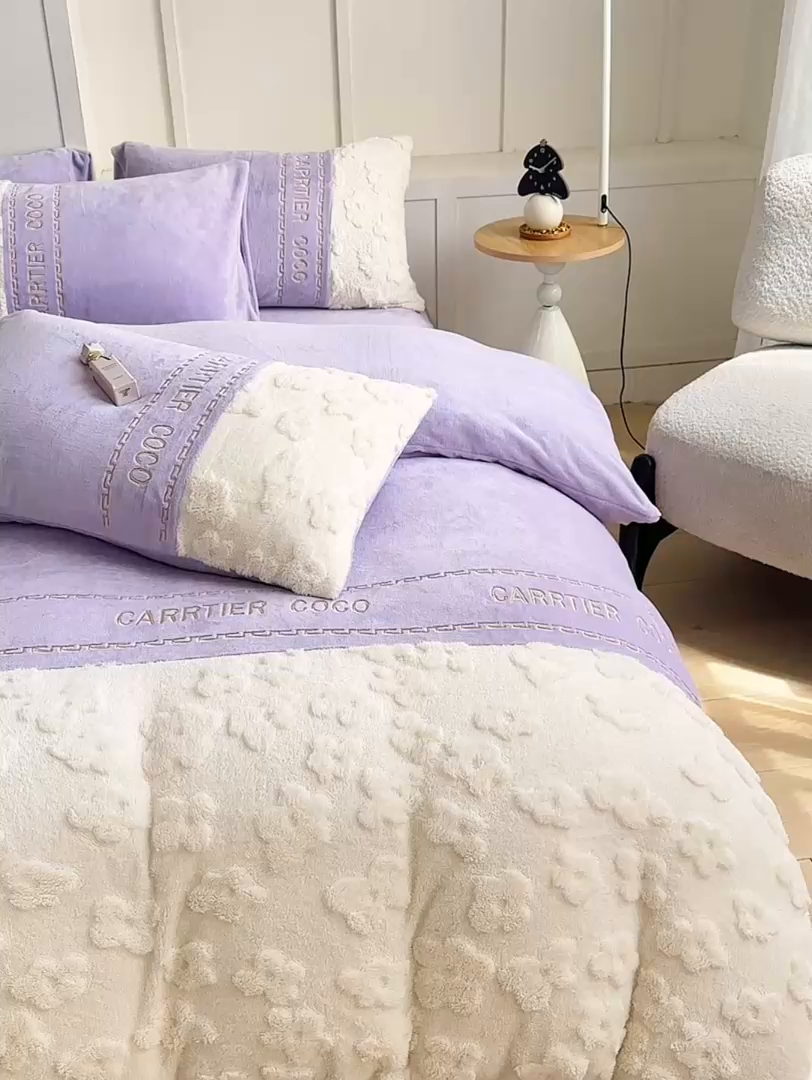 91家纺网 家纺一手货源 找家纺 灰鲸 2025新款牛奶绒拼接刺绣四件套-安娜 安娜-露娜紫