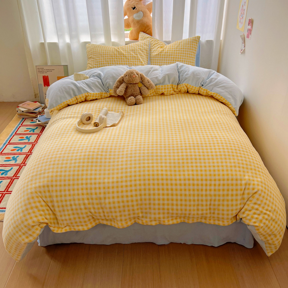 91家纺网 家纺一手货源 找家纺 繁花家居 2025新款小清新180克跑量款牛奶绒三件套四件套 浅蓝黄格