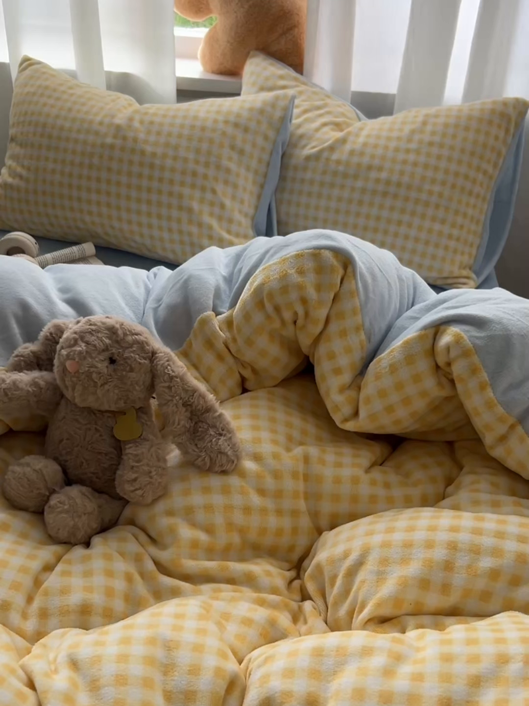 91家纺网 家纺一手货源 找家纺 繁花家居 2025新款小清新180克跑量款牛奶绒三件套四件套 浅蓝黄格