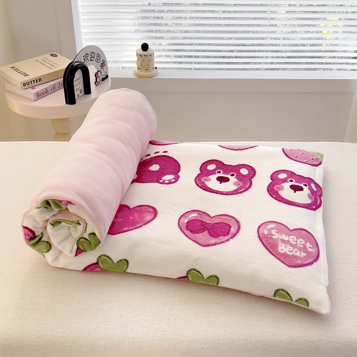 91家纺网 家纺一手货源 找家纺 梵赫 2025新款加厚牛奶绒被套被芯幼儿园被子系列 草莓熊