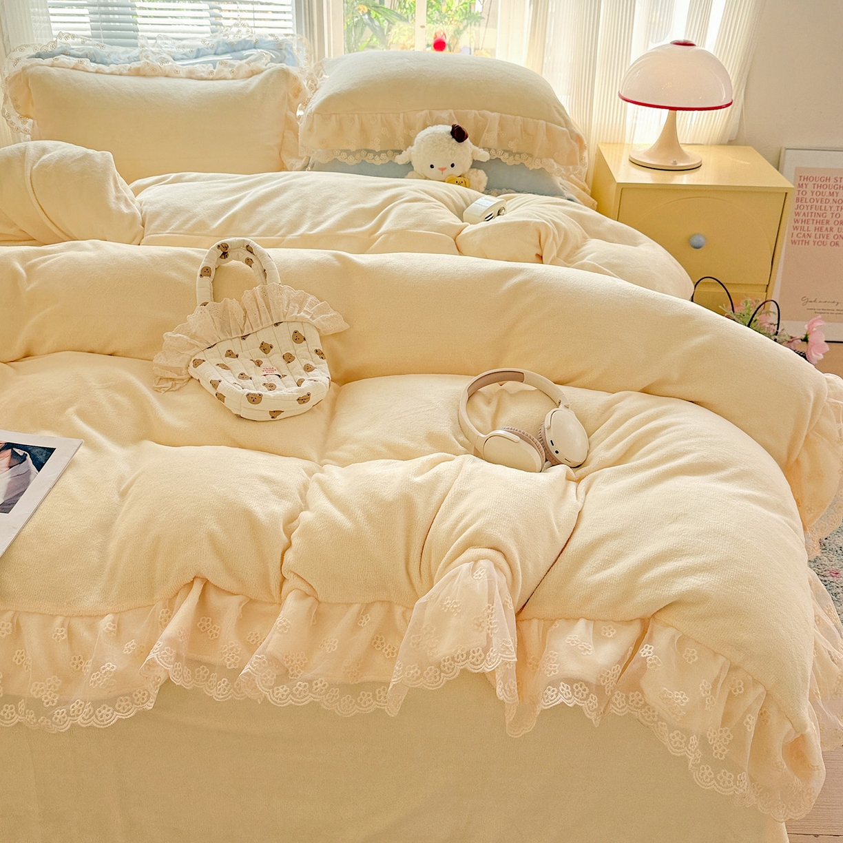 91家纺网 家纺一手货源 找家纺 鑫利来家纺 2025新款法式蕾丝花边牛奶绒四件套韩版花边加厚牛奶绒四件套 倾城-奶黄