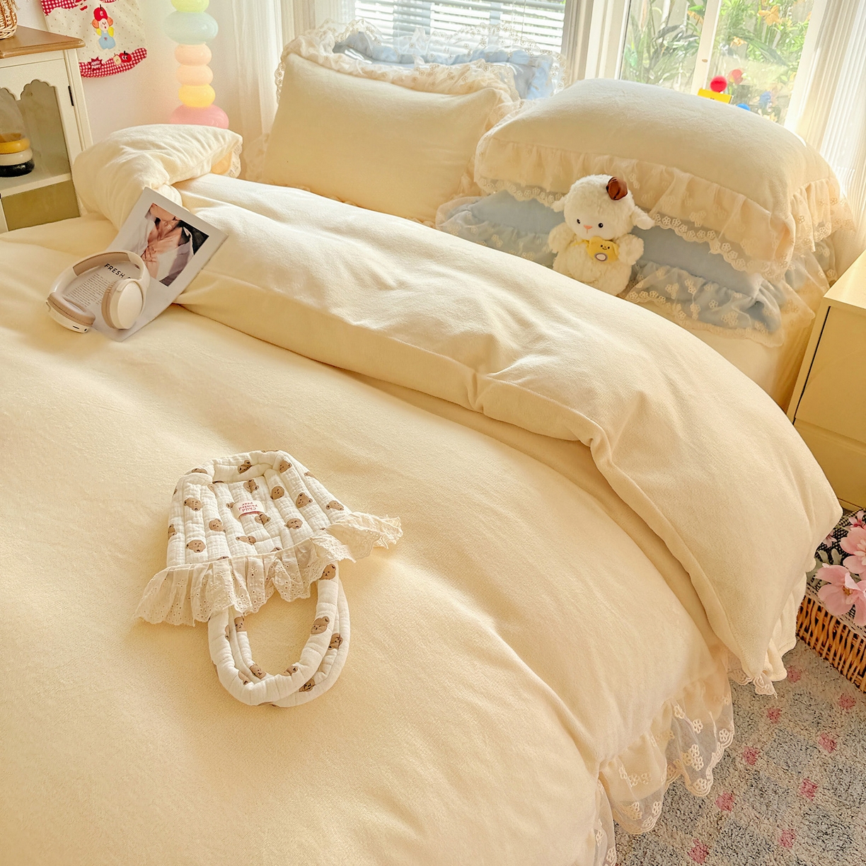 91家纺网 家纺一手货源 找家纺 鑫利来家纺 2025新款法式蕾丝花边牛奶绒四件套韩版花边加厚牛奶绒四件套 倾城-奶黄