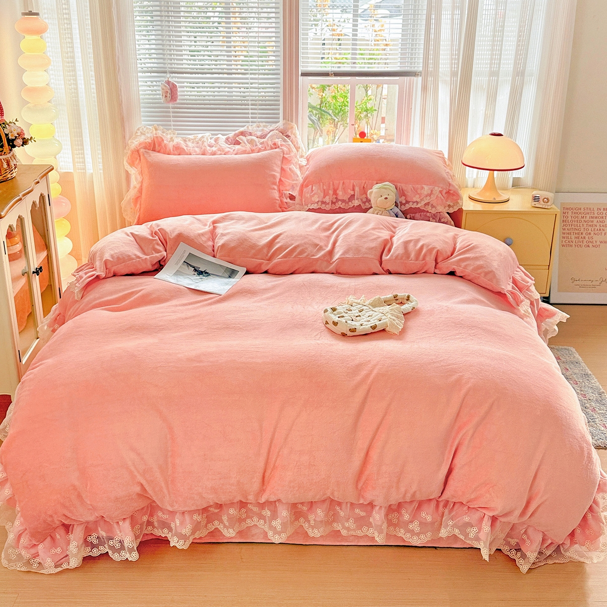 91家纺网 家纺一手货源 找家纺 鑫利来家纺 2025新款法式蕾丝花边牛奶绒四件套韩版花边加厚牛奶绒四件套 倾城-少女粉