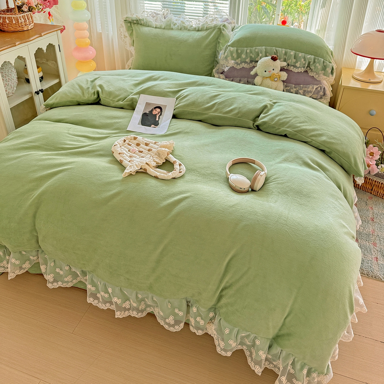 91家纺网 家纺一手货源 找家纺 鑫利来家纺 2025新款法式蕾丝花边牛奶绒四件套韩版花边加厚牛奶绒四件套 倾城-草绿