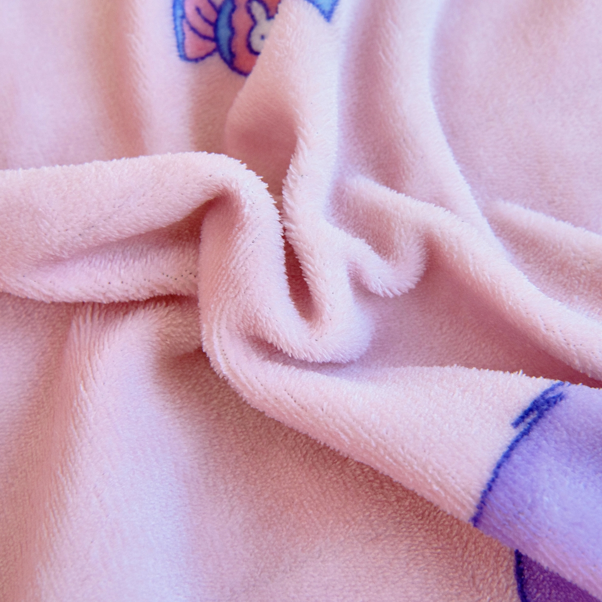 91家纺网 家纺一手货源 找家纺 梵赫 2025新款加厚牛奶绒被套被芯幼儿园被子系列 大耳朵兔兔