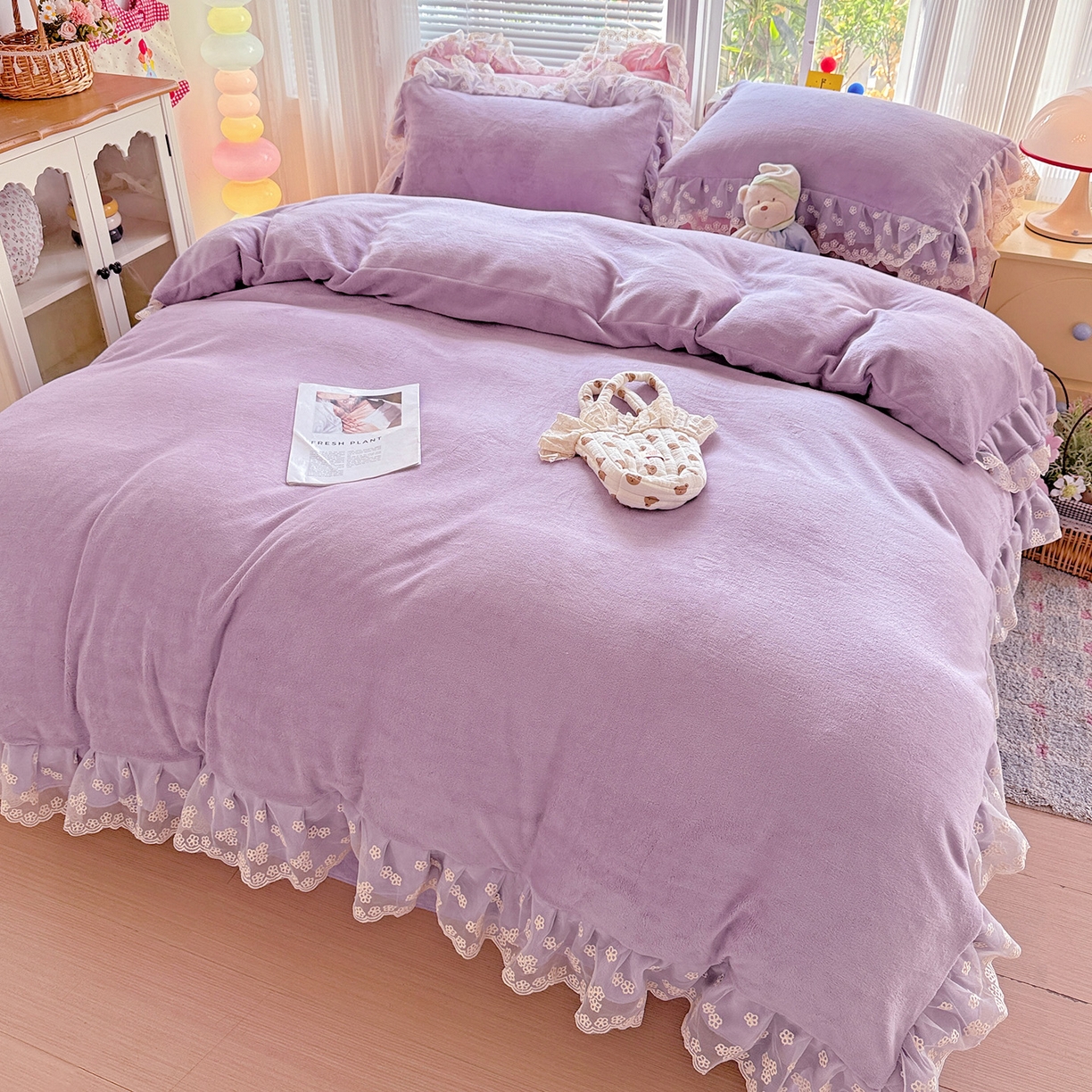 91家纺网 家纺一手货源 找家纺 鑫利来家纺 2025新款法式蕾丝花边牛奶绒四件套韩版花边加厚牛奶绒四件套 倾城-紫