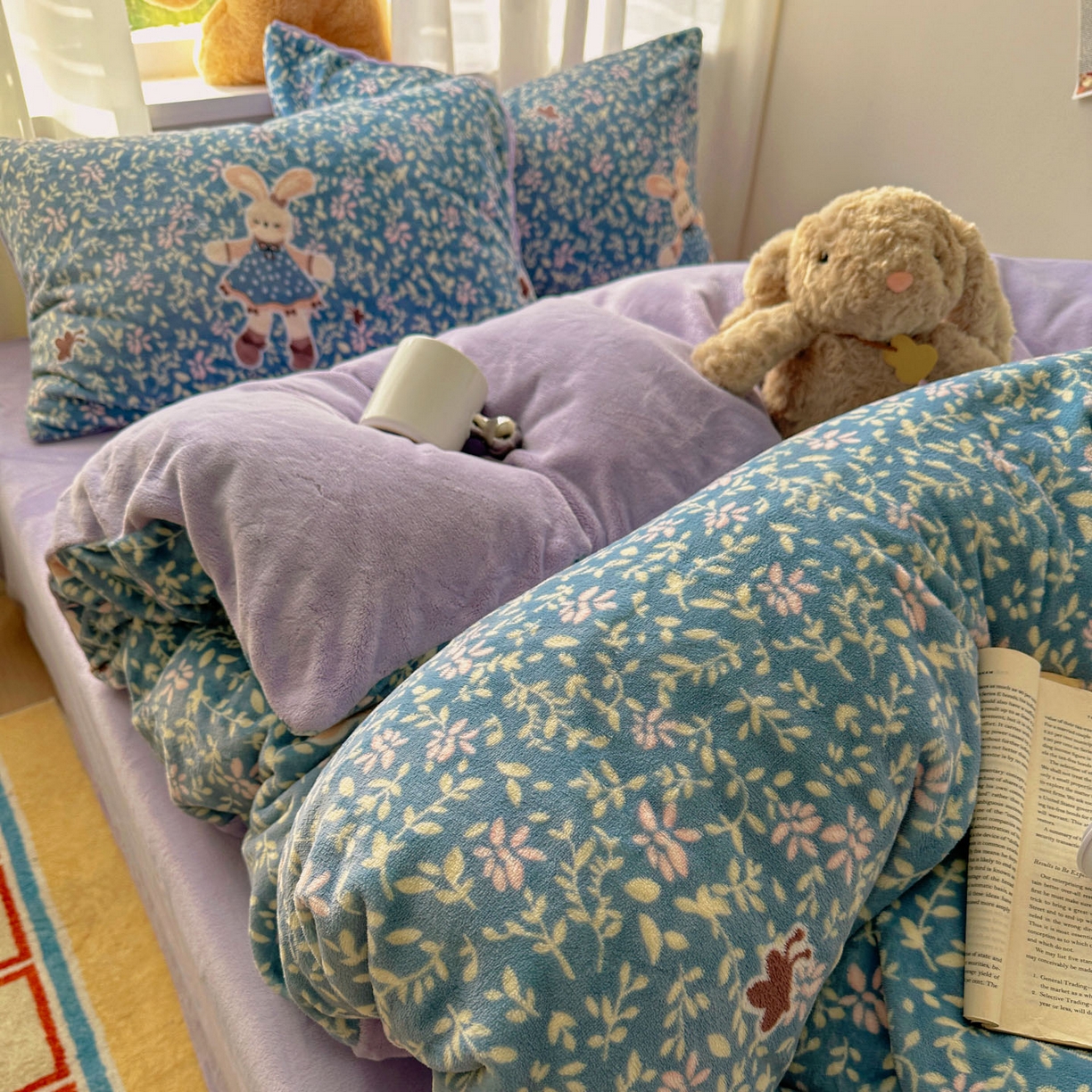 91家纺网 家纺一手货源 找家纺 繁花家居 2025新款小清新180克跑量款牛奶绒三件套四件套 兔兔女孩