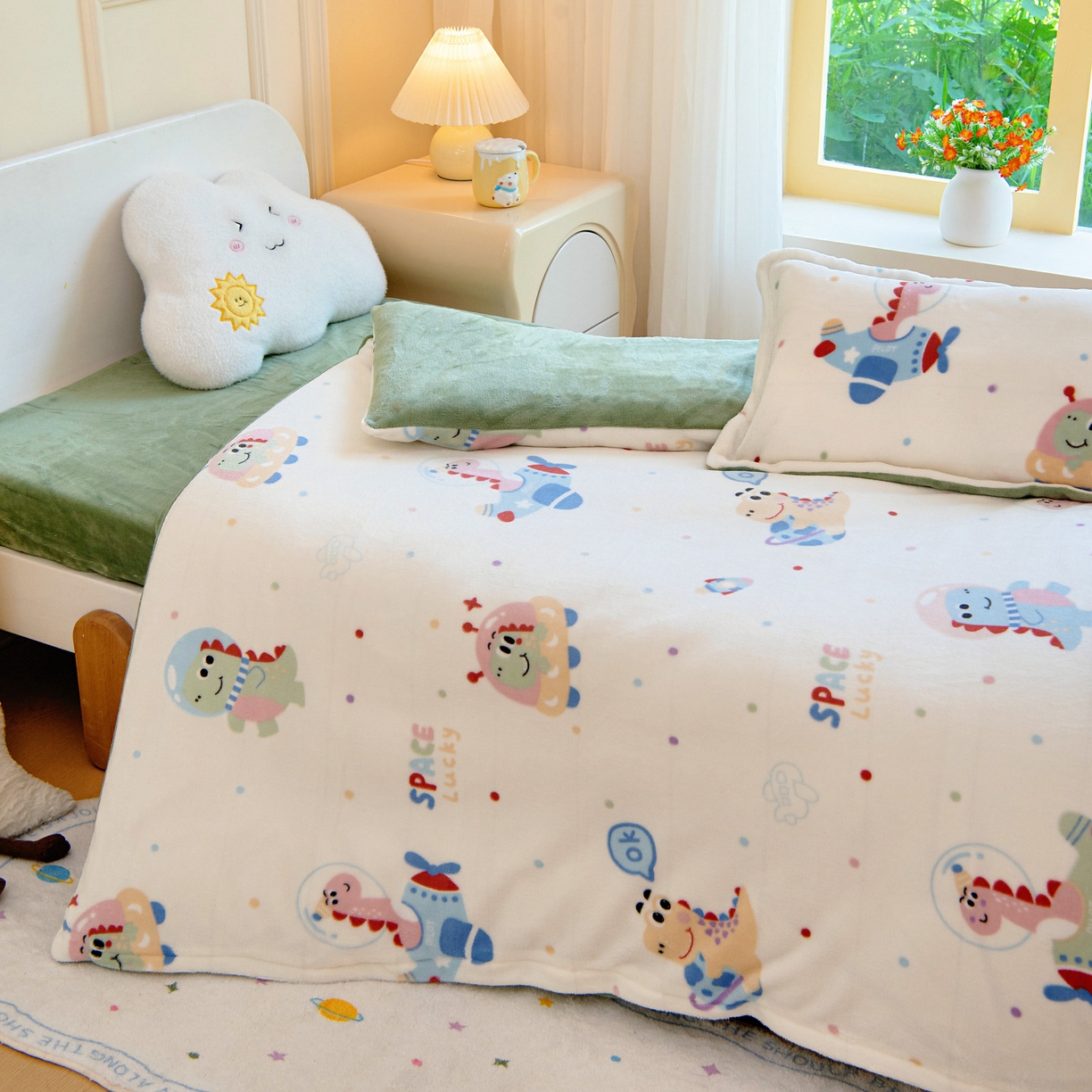 91家纺网 家纺一手货源 找家纺 梵赫 2025新款加厚牛奶绒被套被芯幼儿园被子系列 飞机小恐龙