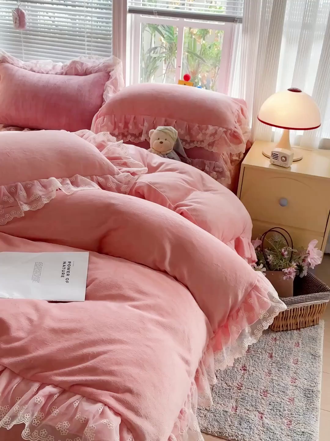 91家纺网 家纺一手货源 找家纺 鑫利来家纺 2025新款法式蕾丝花边牛奶绒四件套韩版花边加厚牛奶绒四件套 倾城-少女粉
