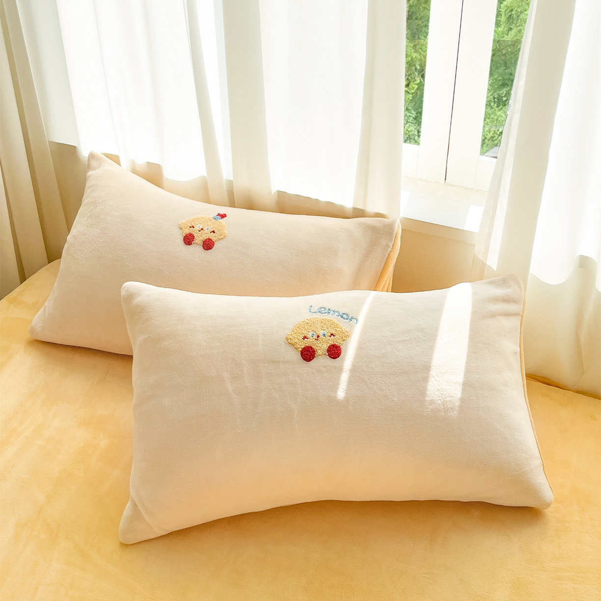 91家纺网 家纺一手货源 找家纺 （总）丽涵家纺 2025秋冬新品210克牛奶绒毛巾绣四件套卡通绣花学生床笠三件套