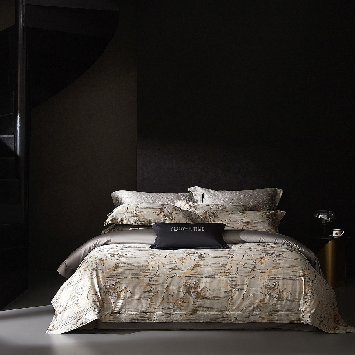 91家纺网 家纺一手货源 找家纺 花时间 2025秋冬新品天丝棉色织错落空间系列四件套 错落空间-金