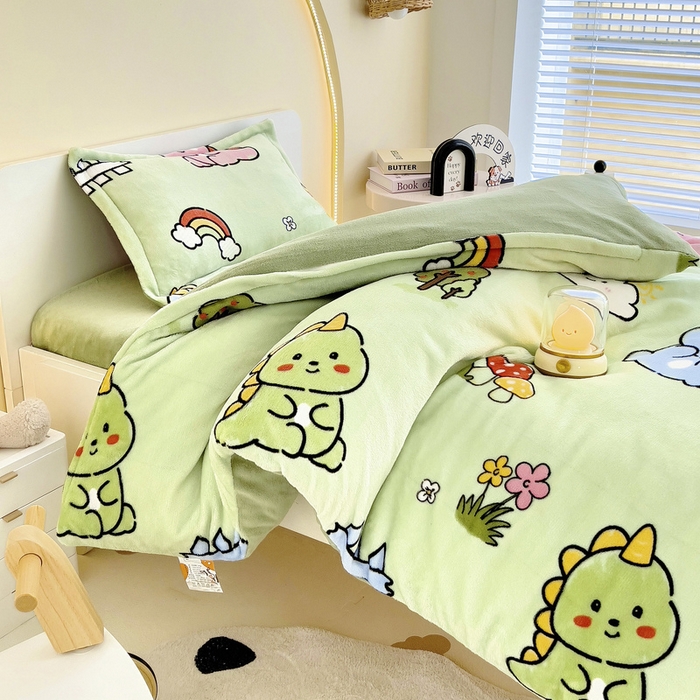 91家纺网 家纺一手货源 找家纺 梵赫 2025新款加厚牛奶绒被套被芯幼儿园被子系列 恐龙集结