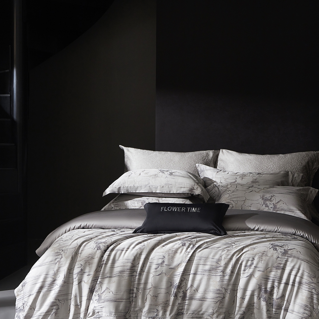 91家纺网 家纺一手货源 找家纺 花时间 2025秋冬新品天丝棉色织错落空间系列四件套 错落空间-灰