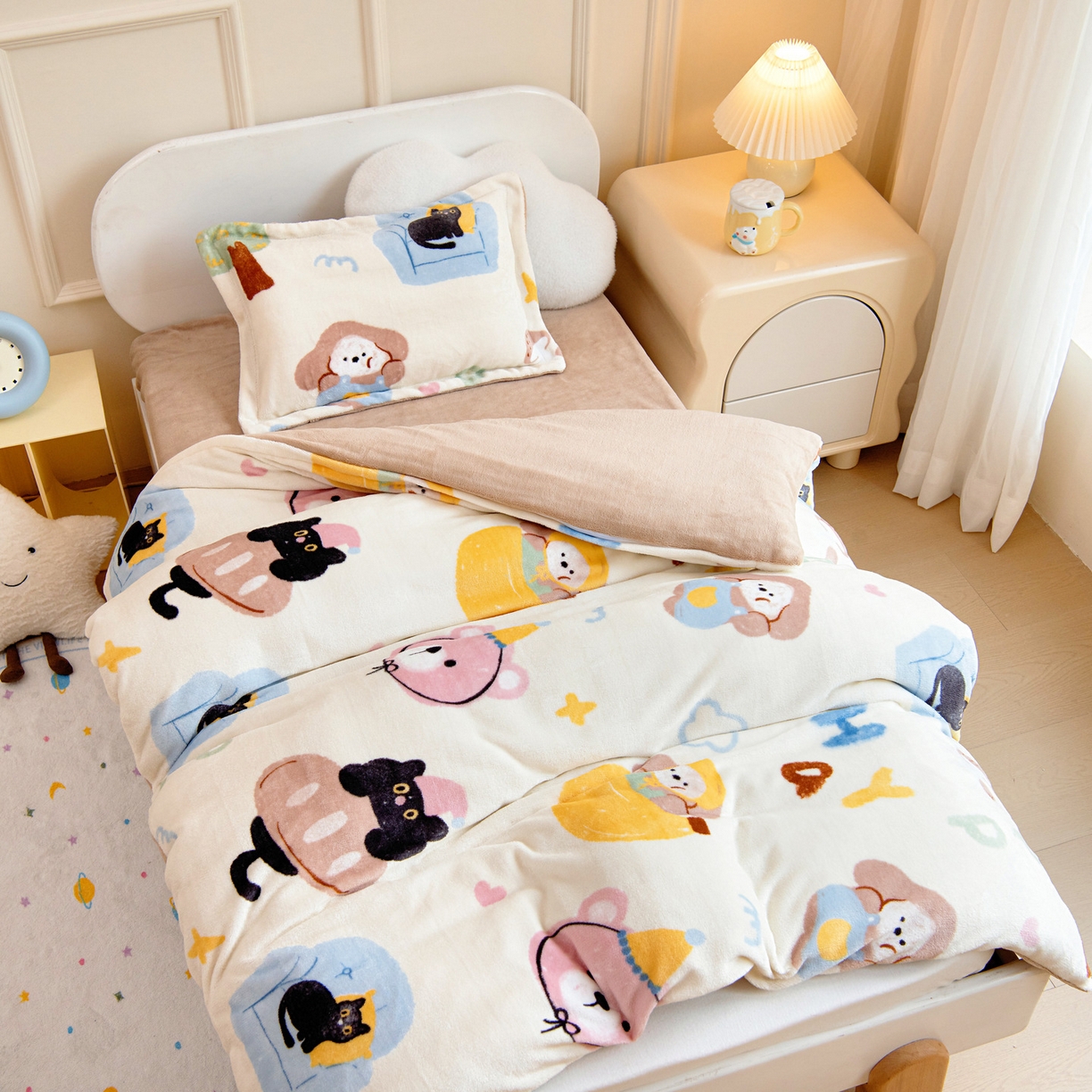 91家纺网 家纺一手货源 找家纺 梵赫 2025新款加厚牛奶绒被套被芯幼儿园被子系列 快乐小熊